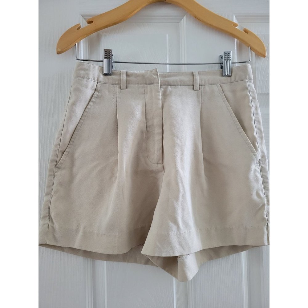 Nike Womens tan pleated Golf Shorts size 6 Small